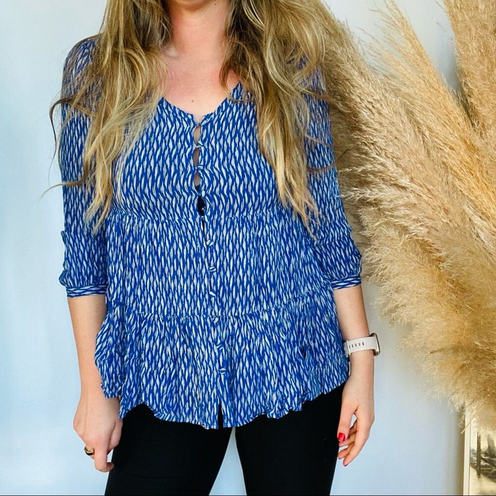 ANTHROPOLOGIE MAEVE Blue White Tiered Ruffle Blouse Top Shirt Button Peplum S